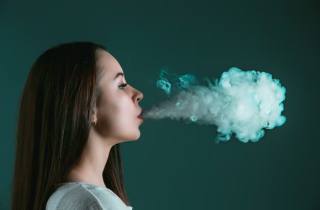 双喜（硬经典）烟好抽吗2025年难以置信！深度盘点双喜硬经典口感怎么样