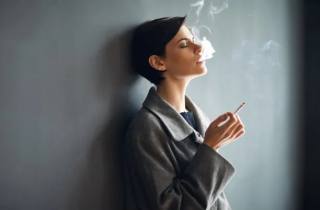 多少钱的烟算高档香烟2025年价格详解！隆重评述百元之上为高档
