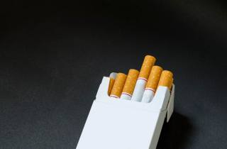 红金龙(硬蓝梦)香烟好抽吗2025年先睹为快！深度阐释红金龙硬蓝梦口感评价